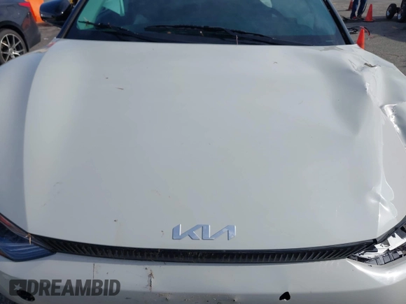 2024 Kia EV6 Wind with VIN KNDC34LA1R5214852, listed as a IAAI auction lot 41818262 with 14,950 mi miles and . Bid and sale history available at DreamBid. Image 10.