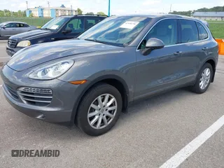 2014 Porsche Cayenne z VIN WP1AA2A2XELA91523, wystawiony jako IAAI lot #42538298 z przebiegiem 67 001 mil mil oraz . Historia ofert i sprzedaży dostępna na DreamBid. Obrazek 17.