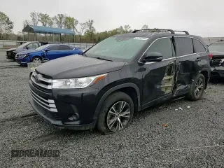 2017 Toyota Highlander LE z VIN 5TDBZRFH4HS436049, wystawiony jako Copart lot #51210145 z przebiegiem 109 492 mil mil oraz Szkoda całkowita • Salvage title. Historia ofert i sprzedaży dostępna na DreamBid. Obrazek 12.