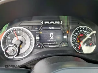 2022 Ram 1500 Big Horn z VIN 1C6SRFBT3NN145608, wystawiony jako Copart lot #57131175 z przebiegiem 51 135 mil mil oraz Szkoda całkowita • Salvage title. Historia ofert i sprzedaży dostępna na DreamBid. Obrazek 9.