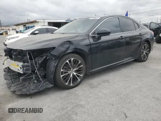 2020 Toyota Camry SE z VIN 4T1G11AK7LU967134, wystawiony jako Copart lot #53166425 z przebiegiem 46 859 mil mil oraz Szkoda całkowita • Salvage title. Historia ofert i sprzedaży dostępna na DreamBid. Obrazek 1.