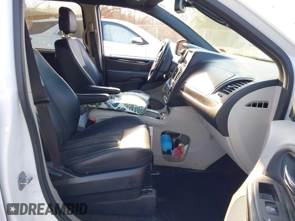 2019 Dodge Grand Caravan SXT with VIN 2C4RDGCG2KR775177, listed as a IAAI auction lot 41363146 with 129,739 mi miles and . Bid and sale history available at DreamBid. Image 5.