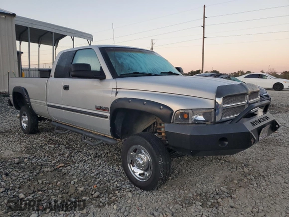 1999 Dodge Ram 2500 with VIN 1B7KF2367XJ615880, listed as a Copart auction lot 76781554 with 318,125 mi miles and Salvage Title. Bid and sale history available at carsss.com. Image 4.