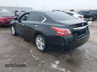 2014 Nissan Altima SL with VIN 1N4AL3AP7EN250859, listed as a IAAI auction lot 41644097 with 98,121 mi miles and . Bid and sale history available at DreamBid. Image 3.