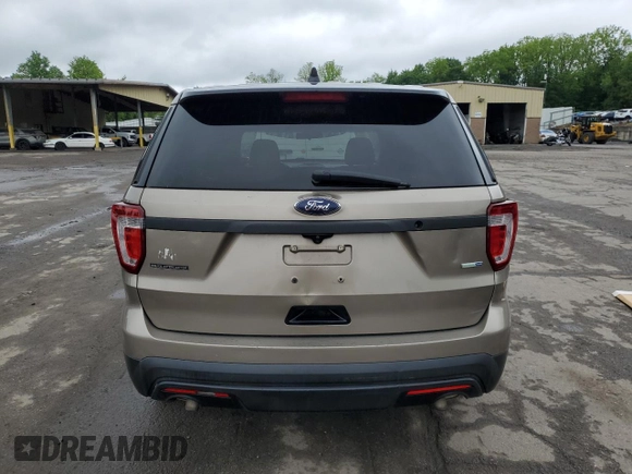 2016 Ford Police Interceptor Utility z VIN 1FM5K8AR0GGC07903, wystawiony jako Copart lot #57298705 z przebiegiem 223 695 mil mil oraz Szkody całkowita. Historia ofert i sprzedaży dostępna na DreamBid. Obrazek 6.