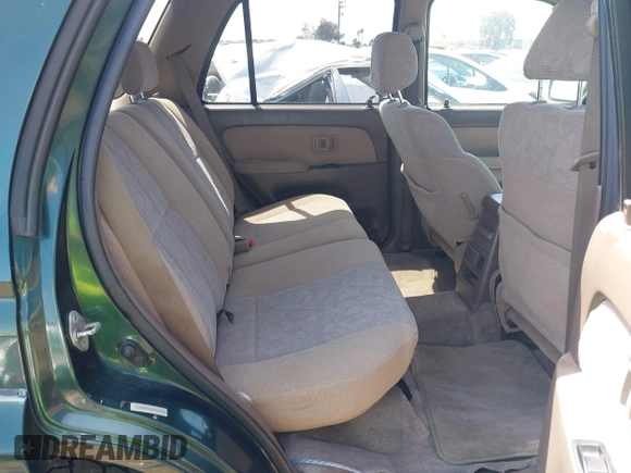 2000 Toyota 4Runner SR5 with VIN JT3GN86R4Y0141531, listed as a IAAI auction lot 42068335 with 204,520 mi miles and . Bid and sale history available at DreamBid. Image 8.