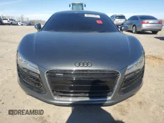 2014 Audi R8 z VIN WUAAUAFG0EN000936, wystawiony jako Copart lot #46513185 z przebiegiem Nie podano mil oraz Szkoda całkowita • Salvage title. Historia ofert i sprzedaży dostępna na DreamBid. Obrazek 5.