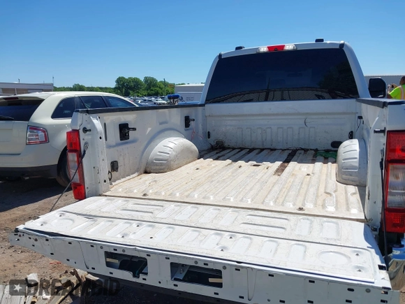 2020 Ford F-250 XL with VIN 1FT7W2BT5LEE18853, listed as a IAAI auction lot 42293237 with 198,919 mi miles and . Bid and sale history available at DreamBid. Image 17.