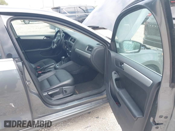 2013 Volkswagen Jetta SE with VIN 3VWDX7AJXDM255977, listed as a IAAI auction lot 42194447 with 120,921 mi miles and . Bid and sale history available at DreamBid. Image 5.