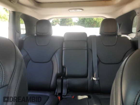 2017 Jeep Cherokee Overland with VIN 1C4PJMJS2HW584851, listed as a Copart auction lot 61738325 with 34,582 mi miles and Salvage title. Bid and sale history available at DreamBid. Image 10.