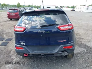 2014 Jeep Cherokee Trailhawk с VIN 1C4PJMBS4EW281449, выставлен на аукционе IAAI как лот 42477320 с пробегом 128 107 миль миль и . История ставок и продаж доступна на DreamBid. Изображение 17.