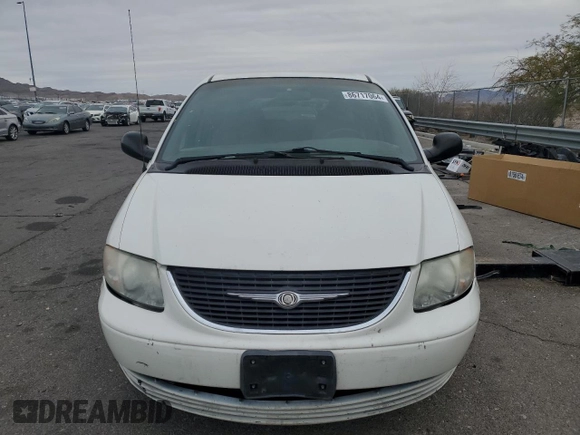 2002 Chrysler Town & Country eL with VIN 2C4GP343X2R774619, listed as a Copart auction lot 86717064 with 157,039 mi miles and Salvage Title. Bid and sale history available at carsss.com. Image 5.