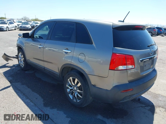 2011 Kia Sorento EX with VIN 5XYKU4A21BG027581, listed as a IAAI auction lot 41818445 with 81,354 mi miles. Bid and sale history available at carsss.com. Image 3.