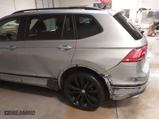 2021 Volkswagen Tiguan SE with VIN 3VV2B7AX1MM013884, listed as a IAAI auction lot 41313293 with 40,489 mi miles. Bid and sale history available at carsss.com. Image 6.