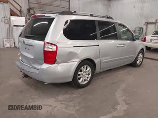 2008 Kia Sedona LX with VIN KNDMB233186199386, listed as a IAAI auction lot 42034648 with 216,874 mi miles and . Bid and sale history available at carsss.com. Image 4.