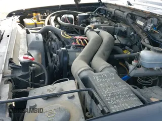 1995 Ford F-250 z VIN 1FTHX26G2SKA62893, wystawiony jako IAAI lot #42379913 z przebiegiem 154 106 mil mil oraz . Historia ofert i sprzedaży dostępna na DreamBid. Obrazek 21.
