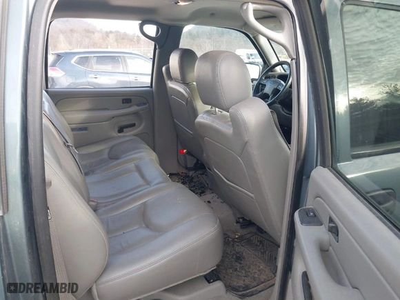 2006 Chevrolet Silverado 1500 LT2 with VIN 2GCEK13TX61129923, listed as a IAAI auction lot 41472900 with 171,490 mi miles. Bid and sale history available at carsss.com. Image 8.
