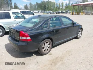 2007 Volvo S40 2.4L with VIN YV1MS390472283513, listed as a IAAI auction lot 42093282 with 155,911 mi miles. Bid and sale history available at carsss.com. Image 4.