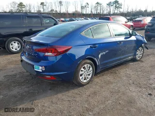 2020 Hyundai Elantra SE with VIN 5NPD74LF4LH516468, listed as a IAAI auction lot 41863699 with 20,693 mi miles. Bid and sale history available at carsss.com. Image 4.