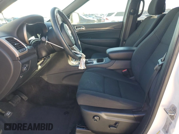 2017 Jeep Grand Cherokee Laredo z VIN 1C4RJFAG0HC694010, wystawiony jako Copart lot #88891215 z przebiegiem 8 450 mil mil oraz Szkoda całkowita • Salvage title. Historia ofert i sprzedaży dostępna na DreamBid. Obrazek 7.