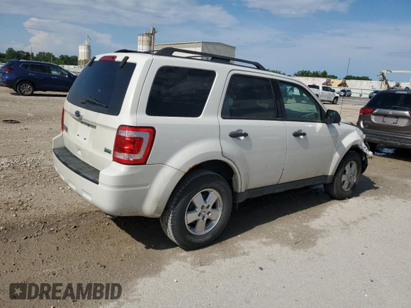 2012 Ford Escape XLT z VIN 1FMCU9DG2CKB54288, wystawiony jako Copart lot #61569655 z przebiegiem 169 899 mil mil oraz Szkoda całkowita • Salvage title. Historia ofert i sprzedaży dostępna na DreamBid. Obrazek 3.