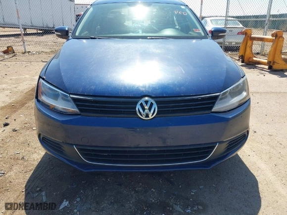 2014 Volkswagen Jetta Sedan SE with VIN 3VWD07AJ1EM441493, listed as a IAAI auction lot 41969564 with 110,632 mi miles. Bid and sale history available at carsss.com. Image 6.