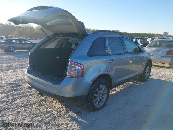 2007 Ford Edge SEL with VIN 2FMDK48CX7BA74631, listed as a IAAI auction lot 40545931 with 197,327 mi miles. Bid and sale history available at carsss.com. Image 4.