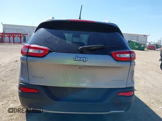 2016 Jeep Cherokee Limited with VIN 1C4PJMDB1GW373585, listed as a IAAI auction lot 42231662 with 187,752 mi miles and . Bid and sale history available at DreamBid. Image 16.