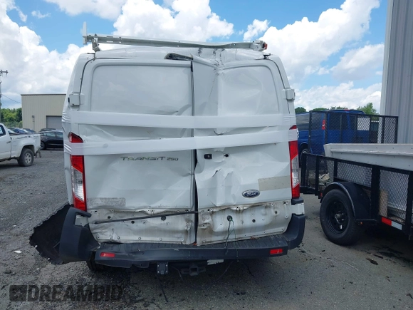 2020 Ford Transit Cargo с VIN 1FTBR1Y86LKA35522, выставлен на аукционе IAAI как лот 42505804 с пробегом 50 745 миль миль и . История ставок и продаж доступна на DreamBid. Изображение 15.