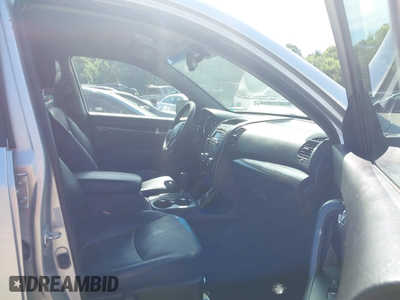 2013 Kia Sorento LX with VIN 5XYKT3A13DG408551, listed as a IAAI auction lot 42648422 with 126,985 mi miles and . Bid and sale history available at DreamBid. Image 5.