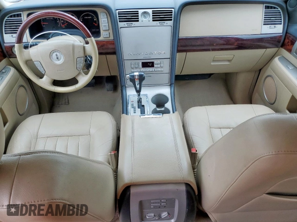 2006 Lincoln Navigator Luxury z VIN 5LMFU27506LJ20747, wystawiony jako Copart lot #59459475 z przebiegiem 188 324 mil mil oraz Szkoda całkowita • Salvage title. Historia ofert i sprzedaży dostępna na DreamBid. Obrazek 8.