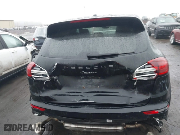2018 Porsche Cayenne z VIN WP1AA2A26JKA04958, wystawiony jako IAAI lot #41477256 z przebiegiem 82 395 mil mil oraz . Historia ofert i sprzedaży dostępna na DreamBid. Obrazek 16.