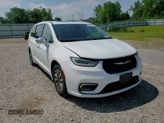 2022 Chrysler Pacifica Hybrid Limited with VIN 2C4RC1S72NR180156, listed as a Copart auction lot 62742765 with 71,935 mi miles and Salvage title. Bid and sale history available at DreamBid. Image 14.