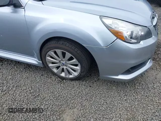 2014 Subaru Legacy Premium z VIN 4S3BMBC64E3035526, wystawiony jako IAAI lot #42254628 z przebiegiem 113 297 mil mil oraz . Historia ofert i sprzedaży dostępna na DreamBid. Obrazek 6.