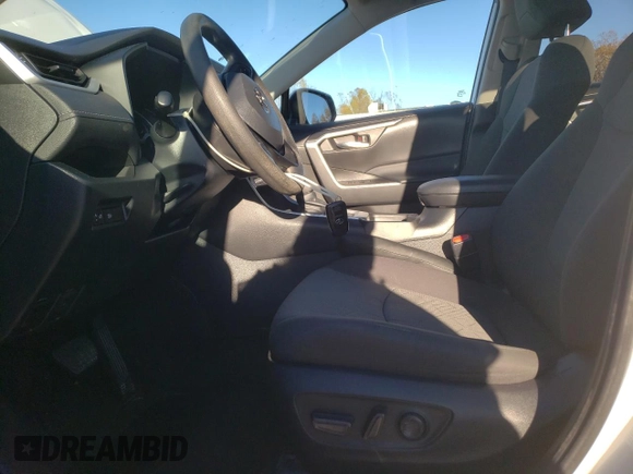 2022 Toyota RAV4 XLE with VIN 2T3P1RFV8NW299890, listed as a Copart auction lot 81045724 with 51,506 mi miles and Salvage title. Bid and sale history available at DreamBid. Image 7.