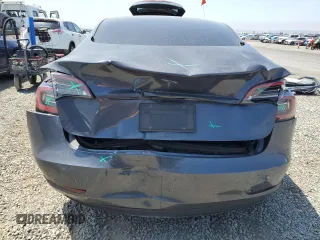 2023 Tesla Model 3 z VIN 5YJ3E1EA2PF652748, wystawiony jako Copart lot #57990705 z przebiegiem 37 922 mil mil oraz Szkoda całkowita • Salvage title. Historia ofert i sprzedaży dostępna na DreamBid. Obrazek 6.