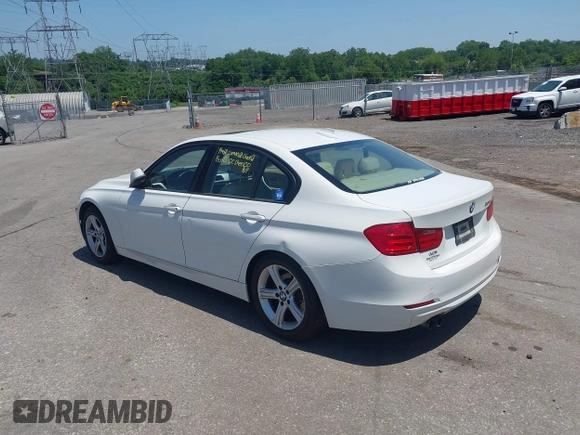 2013 BMW 3 Series 328i z VIN WBA3A5G51DNP26366, wystawiony jako IAAI lot #42562204 z przebiegiem 178 561 mil mil oraz . Historia ofert i sprzedaży dostępna na DreamBid. Obrazek 3.