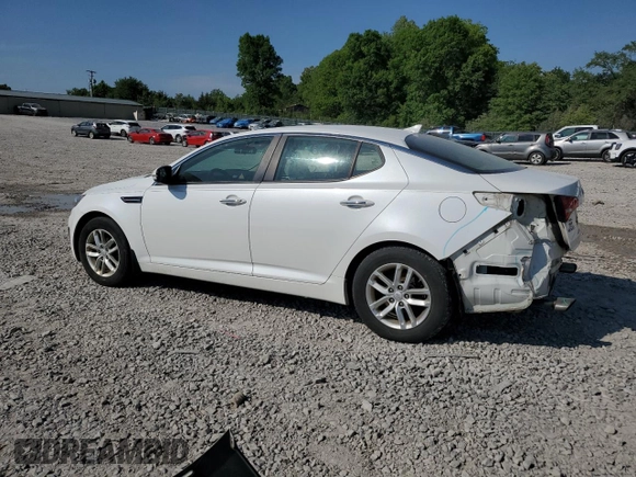 2013 Kia Optima LX z VIN KNAGM4A73D5423831, wystawiony jako Copart lot #55223375 z przebiegiem 180 138 mil mil oraz Tytuł czysty. Historia ofert i sprzedaży dostępna na DreamBid. Obrazek 2.