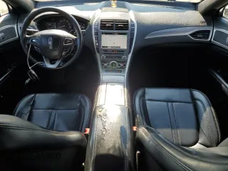2017 Lincoln MKZ Hybrid Premiere z VIN 3LN6L5KU9HR653612, wystawiony jako Copart lot #56794905 z przebiegiem 334 855 mil mil oraz Szkoda całkowita • Salvage title. Historia ofert i sprzedaży dostępna na DreamBid. Obrazek 8.