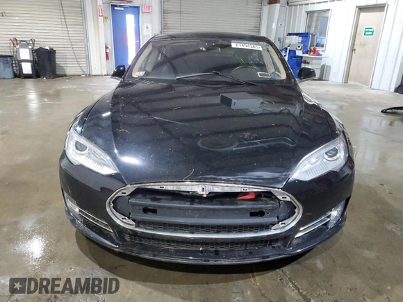 2013 Tesla Model S Performance с VIN 5YJSA1DP1DFP04296, выставлен на аукционе Copart как лот 61494385 с пробегом 35 075 миль миль и Чистый • Clean title. История ставок и продаж доступна на DreamBid. Изображение 5.