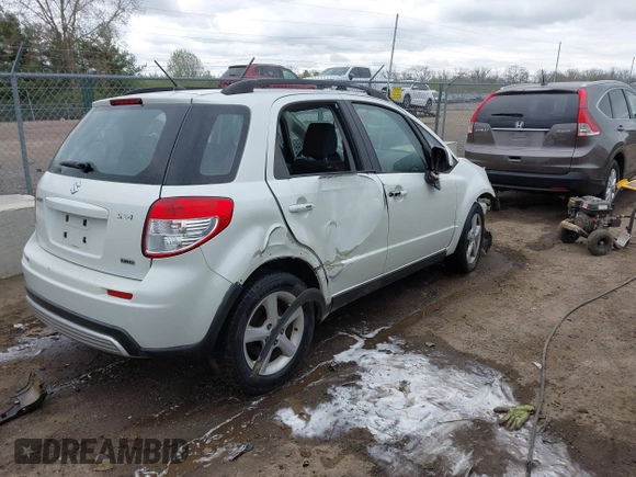 2007 Suzuki SX4 with VIN JS2YB413375110637, listed as a IAAI auction lot 42023013 with 226,585 mi miles. Bid and sale history available at carsss.com. Image 4.