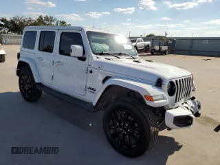2021 Jeep Wrangler Unlimited Sahara High Altitude z VIN 1C4HJXEGXMW597689, wystawiony jako Copart lot #72390024 z przebiegiem 33 200 mil mil oraz Szkoda całkowita • Salvage title. Historia ofert i sprzedaży dostępna na DreamBid. Obrazek 4.