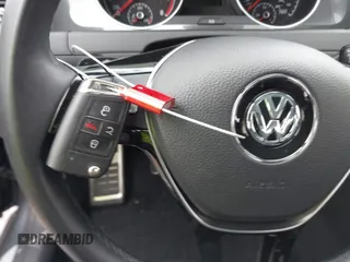 2019 Volkswagen Golf S z VIN 3VWH17AU1KM505617, wystawiony jako IAAI lot #41659236 z przebiegiem 37 964 mil mil oraz . Historia ofert i sprzedaży dostępna na DreamBid. Obrazek 11.