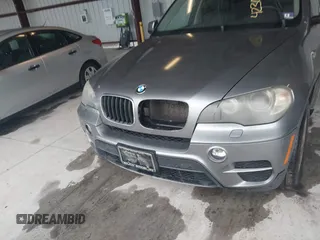 2011 BMW X5 35i z VIN 5UXZV4C50BL402270, wystawiony jako IAAI lot #42306042 z przebiegiem 166 977 mil mil oraz . Historia ofert i sprzedaży dostępna na DreamBid. Obrazek 6.