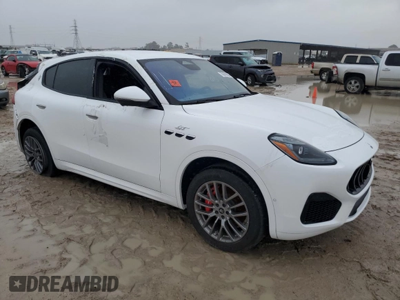 2023 Maserati Grecale GT z VIN ZN682AVA1P7418443, wystawiony jako Copart lot #70581024 z przebiegiem Nie podano mil oraz Szkody całkowita. Historia ofert i sprzedaży dostępna na DreamBid. Obrazek 4.