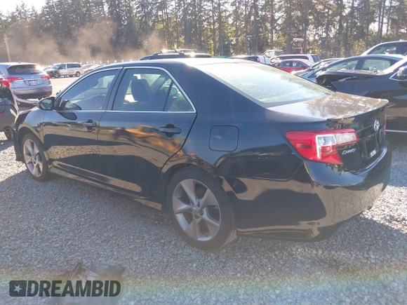 2014 Toyota Camry L with VIN 4T1BF1FK0EU732209, listed as a IAAI auction lot 40424721 with 200,271 mi miles. Bid and sale history available at carsss.com. Image 3.