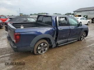 2017 Honda Ridgeline RTL-E with VIN 5FPYK3F7XHB005438, listed as a Copart auction lot 65800825 with 173,721 mi miles and Clean title. Bid and sale history available at DreamBid. Image 3.