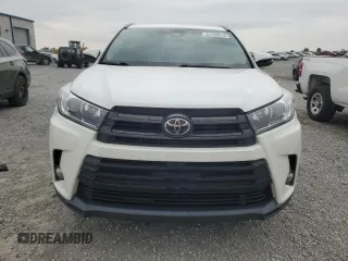 2017 Toyota Highlander XLE with VIN 5TDJZRFH7HS423114, listed as a Copart auction lot 61159515 with 111,226 mi miles and Salvage title. Bid and sale history available at DreamBid. Image 5.