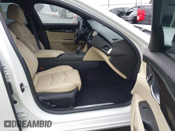 2019 Cadillac CT6 Luxury AWD z VIN 1G6KB5RS9KU114954, wystawiony jako IAAI lot #38260808 z przebiegiem 17 666 mil mil oraz . Historia ofert i sprzedaży dostępna na DreamBid. Obrazek 5.
