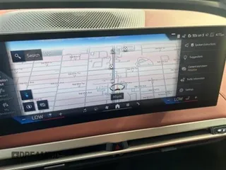 2025 BMW iX xDrive50 z VIN WB523CF08SCS84595, wystawiony jako Copart lot #59615305 z przebiegiem 9 mil mil oraz Szkoda całkowita • Salvage title. Historia ofert i sprzedaży dostępna na DreamBid. Obrazek 9.